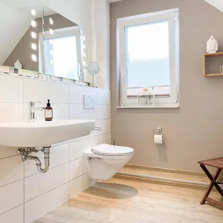 Lucky Seven - beste Lage nur 3 Minuten zum Strand&Zentrum, Strandkorb inklusive!- Apartment Timmendorfer Strand